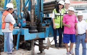 Laura Fernández pone en marcha la construcción y mejoramiento de pozos de absorción en Puerto Morelos