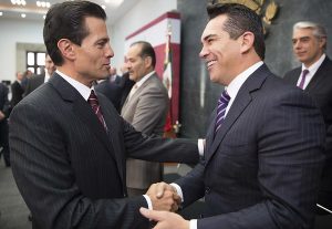 Alejandro Moreno acompaña a Peña Nieto a la Sesión del Consejo Nacional de Protección Civil