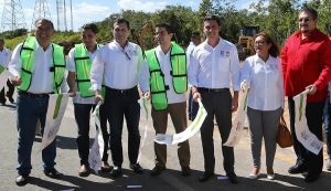 Remberto Estrada pone en marcha obra de pavimentación de la Avenida Huayacán