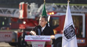 Equipa CDMX a Cuerpo de Bomberos; es de las mejores agrupaciones del mundo: Jefe de Gobierno