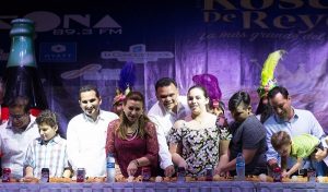 En armonía, familias yucatecas comparten mega Rosca de Reyes