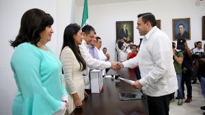 Diputados locales de Yucatán reciben 4° Informe de Gobierno de Rolando Zapata Bello