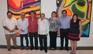 Roy Sobrino celebra en Yucatán 20 años de pintar vivencias