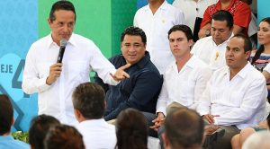 Asiste Remberto Estrada a presentación del Plan Estatal de Desarrollo Quintana Roo 2018-2022