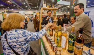 Comercializan productores tequila “Hecho en México” en 98 países