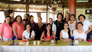 Fortalecen mujeres empresarias la economía de Puerto Morelos: Laura Fernández