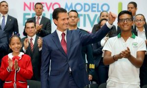 Acompaño Alejandro Moreno al presidente Peña Nieto a presentar el nuevo modelo educativo  