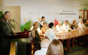 Alejandro Moreno Cárdenas y empresarios de Campeche se reúne con el Secretario de la SEDENA