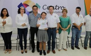 Entrega Gaudiano reconocimientos a alumnos que rescataron una ceiba