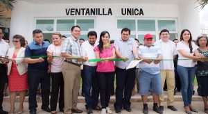 Inaugura Laura Fernández ventanilla única en Leona Vicario