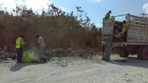 Rescata Servicios Públicos área que era usada como basurero clandestino en la región 235