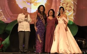 Bárbara Aranguren Rosique de Cárdenas es la Flor de Oro 2017