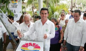 Remberto Estrada coloca importante Acervo Histórico de Cancún en “Capsula del Tiempo”