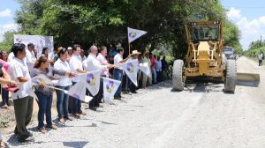 Mejorará Centro condiciones de 7 kilómetros de camino en Acachapan y Colmena 4ª sección