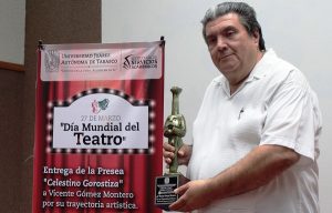 Entrega UJAT presea “Celestino Gorostiza” a Vicente Gómez Montero