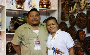 Descubrió su pasión hace 17 años, es artesano en Yucatán