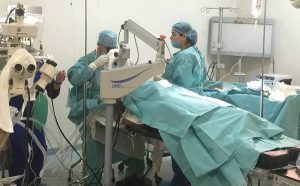 Realizan con éxito primer trasplante de córnea en el hospital general en Campeche