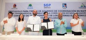 Firma Laura Fernández acuerdo para cerrar las puertas a la corrupción