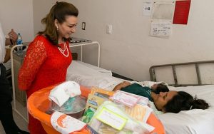 Conocen a infantes que nacieron las primeras horas del Día de las Madres en Yucatán