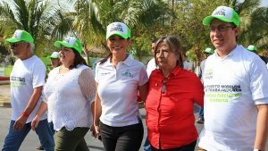 Encabeza Laura Fernández desfile por el Día del Trabajo