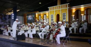 Artistas yucatecos deleitan con su talento a los capitalinos