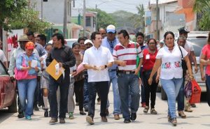 Entrega Gaudiano drenaje y pavimentación de calle en Ocuiltzapotlán II