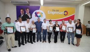 Reconoce Ayuntamiento de Centro a empresarios destacados
