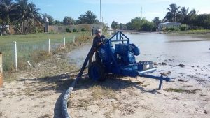 Apoya CONAGUA al desalojo de agua en zonas afectadas por inundación en Las Coloradas