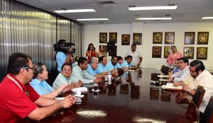 Acuerdan aumento salarial y prestaciones a trabajadores del Poder Legislativo en Tabasco