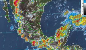 La tormenta tropical Emily, a 875 km al nor-noreste de Cabo Catoche, Quintana Roo