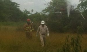 Controla Pemex fuga de gas provocada por un acto vandálico en un pozo en Centla