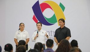 Entrega Gaudiano apoyos a familias de El Censo en respuesta a solicitudes en la Audiencia