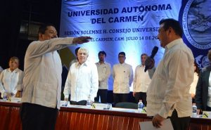 Educación universitaria determinante para el desarrollo de Campeche y el País: Medina Farfán