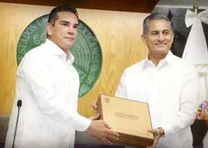 Entrega Alejandro Moreno Cárdenas, Segundo Informe por escrito al Congreso de Campeche
