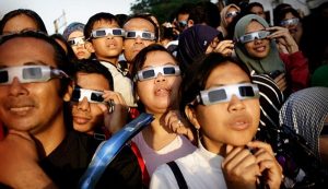 Se agotan lentes especiales para ver Eclipse