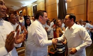 Rodríguez Asaf asiste al segundo Informe de Gobierno del Ayuntamiento de Mérida