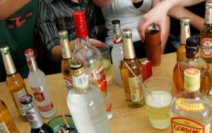 Tomar alcohol reduce riesgo de morir por mal cardiovascular