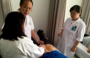 Se capacitan en China médicos de SEDESA para aplicar acupuntura