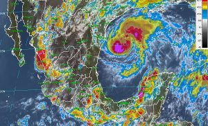 Harvey se mantiene como huracán categoría 1 en la escala Saffir-Simpson en el Golfo de México