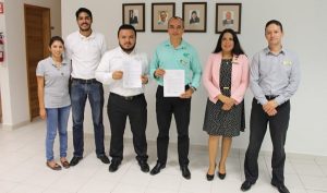 Firma convenio UT Cancún con Punto México conectado