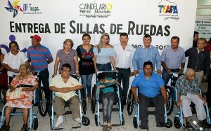 Agradece DIF Teapa entrega sillas de ruedas al diputado Candelario Pérez Alvarado