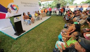 Otorga Gaudiano estufas a mujeres de Gaviotas Sur y fomenta el autoempleo