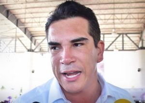 Partidos deben entregar parte de sus recursos a damnificados: Alejandro Moreno Cárdenas