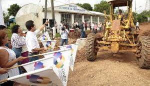 Habrá calles y drenaje en Playas del Rosario para 22 mil; el mercado reporta buen avance