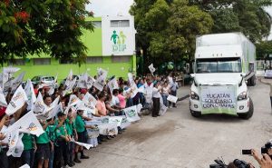 Yucatán envía más de 100 toneladas de víveres a Oaxaca y Chiapas
