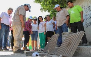 Supervisa Laura Fernández limpieza de pozos de absorción en Villa Morelos I