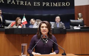 Propone Rosa Adriana Díaz crear una ley apícola ante el Senado