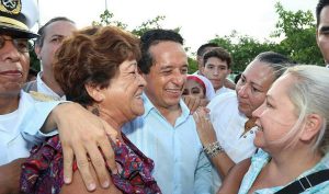 Nuevas inversiones permiten que las personas vivan mejor en Quintana Roo: Carlos Joaquín