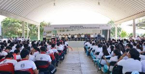 Inaugura Núñez mejores escuelas y carreteras en Comalcalco