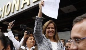 Se registra Margarita Zavala como aspirante a candidatura presidencial independiente